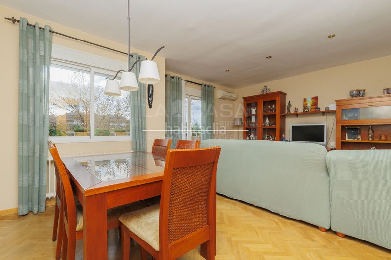 Foto 98affd99-1685-4eb1-9976-817a01d9faa3. Pis amb calefacció aparcament piscina a Sector B Boadilla del Monte