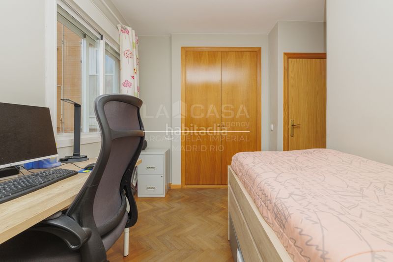 Foto 9dd87843-a45f-42ea-8615-afb018910fd1. Pis amb calefacció aparcament piscina a Sector B Boadilla del Monte