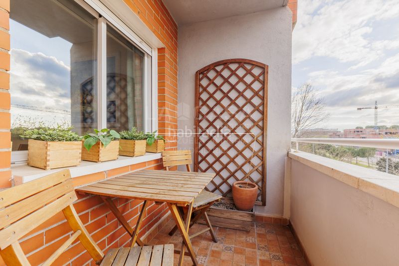 Foto a3f813e1-53a4-4aa1-bda9-e327a9e39a0f. Pis amb calefacció aparcament piscina a Sector B Boadilla del Monte