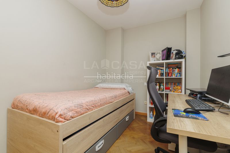 Foto e0b03629-f12b-4b53-9244-fea89404afa4. Pis amb calefacció aparcament piscina a Sector B Boadilla del Monte