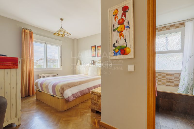 Foto f3ac5d35-329b-4951-9b6f-5dac9bbabf77. Pis amb calefacció aparcament piscina a Sector B Boadilla del Monte