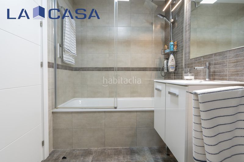 Foto bf7ef502-51a3-42ee-9766-e7c9671196ec. Pis amb aparcament piscina a Villaverde Alto Madrid