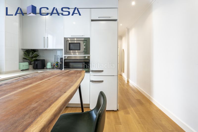 Foto 6d35bfd9-5b14-4dda-8c17-295a4dcda175. Pis amb aparcament a Almagro Madrid