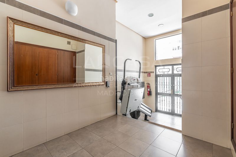 Foto b99405b4-2897-4613-b77e-c0f77bbbf55a. Pis amb calefacció a Imperial Madrid