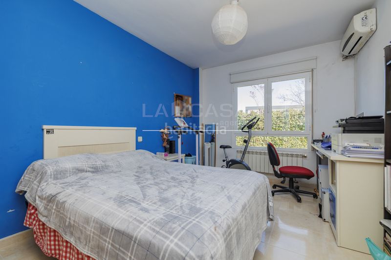 Foto 63b904ec-f853-4e49-b700-fa5fbe92f26e. Chalet en Meco pueblo Meco