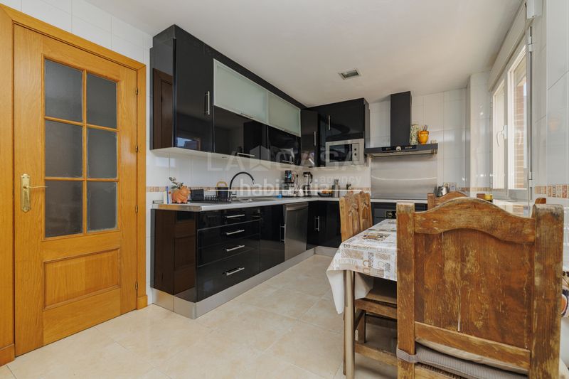 Foto 6a97d950-86e1-4be3-996f-b0cf890776e9. Chalet en Meco pueblo Meco