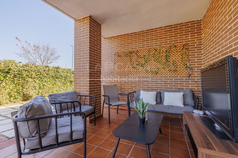 Foto a0aa6567-1856-4a77-81e1-65b937dde5e4. Chalet en Meco pueblo Meco