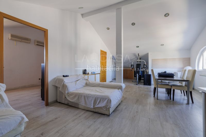 Foto b18a3cd0-8f7f-46d8-9c42-faee69059b3e. Chalet en Meco pueblo Meco