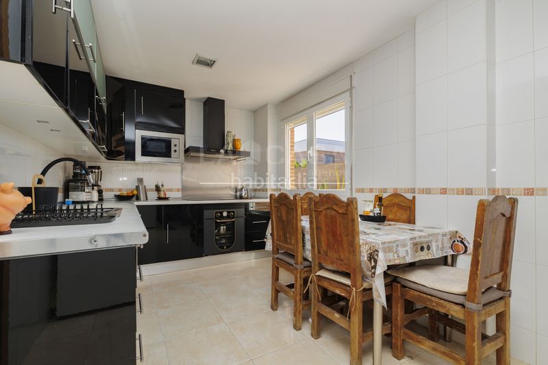 Foto de5ff59d-ca6e-46d4-979e-e995db6db645. Chalet en Meco pueblo Meco