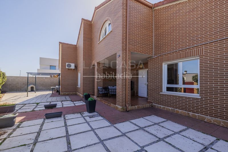 Foto df464ccc-7071-481a-81f8-2b020aa1d5ae. Chalet en Meco pueblo Meco