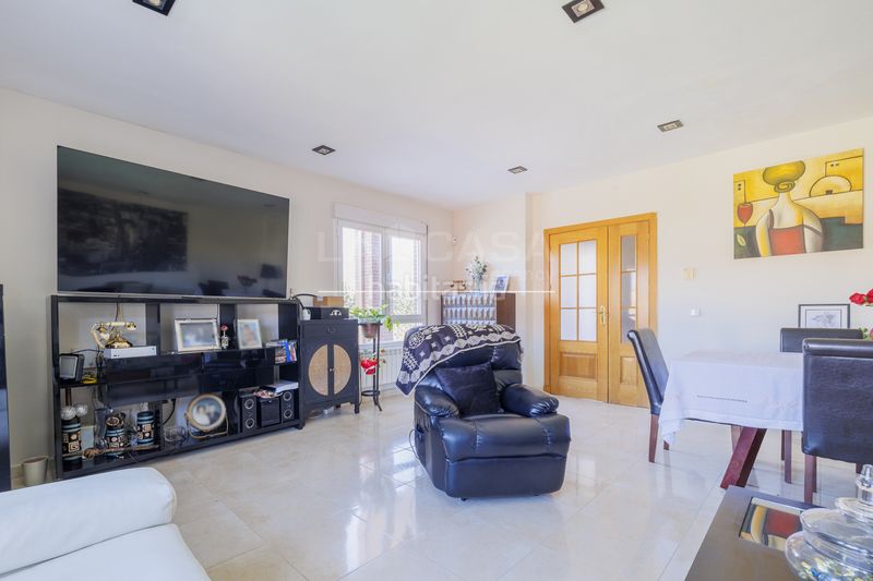 Foto f6264c64-188a-4431-884c-cada61124b04. Chalet en Meco pueblo Meco