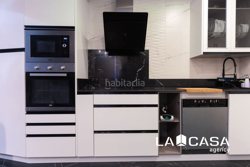 Foto 8dd5b2ba-665c-4d16-8daa-3f6755467b81. Casa amb aparcament a Centro - Doña Mercedes Dos Hermanas