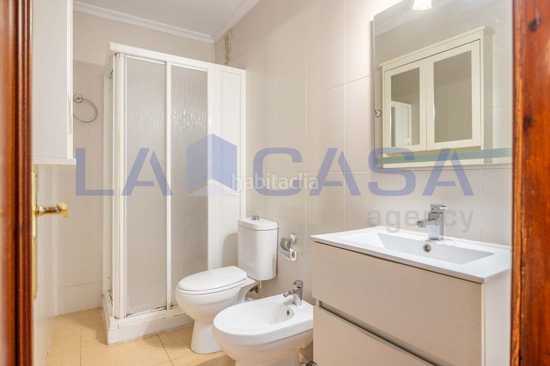 Foto 6979a0aa-b2f5-4d9f-89d2-9eb94636bd0d. Pis amb aparcament a El Torrejón - El Cerezo Sevilla