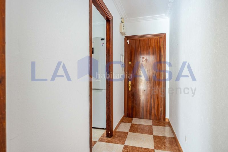 Foto 8586f3a7-0aa9-4518-ab4a-76ddc7adc438. Pis amb aparcament a El Torrejón - El Cerezo Sevilla