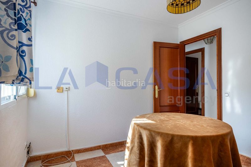 Foto ae9044f4-e4ac-4ab5-8c4f-d2a363fbef86. Pis amb aparcament a El Torrejón - El Cerezo Sevilla