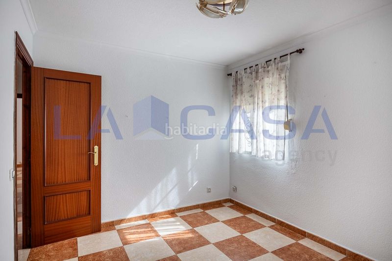 Foto e2ab7898-8401-41f7-a9a2-5fbbc1fc8731. Pis amb aparcament a El Torrejón - El Cerezo Sevilla