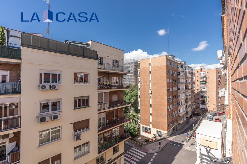 Foto c9695a0f-b968-4393-b02e-27b353a8f85f. Pis amb calefacció a Chopera Madrid