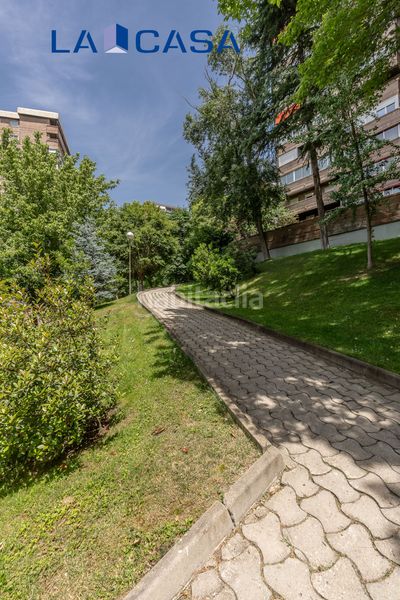 Foto bc2d6da5-3962-452b-92e5-47dd43b908df. Pis amb calefacció aparcament piscina a Tres Olivos-Valverde Madrid