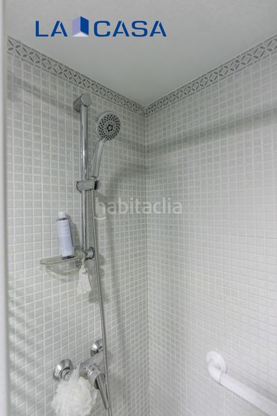 Foto f7e89741-c655-4e2e-b7c1-5e61e19c245b. Pis amb calefacció aparcament piscina a Tres Olivos-Valverde Madrid