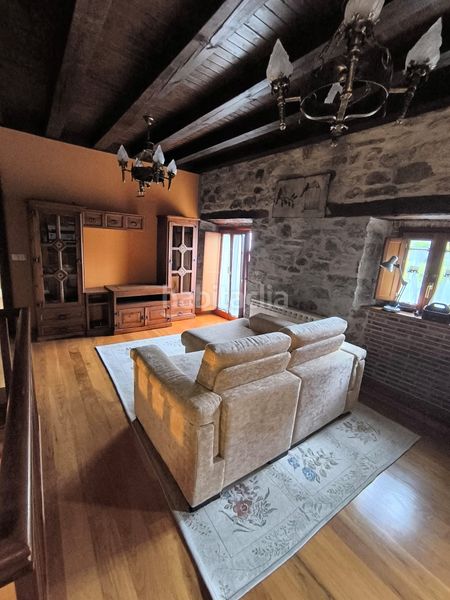 Foto cfcc9282-d1fc-46c8-9633-9484c78df0b4. Casa amb calefacció a Valle de Mena