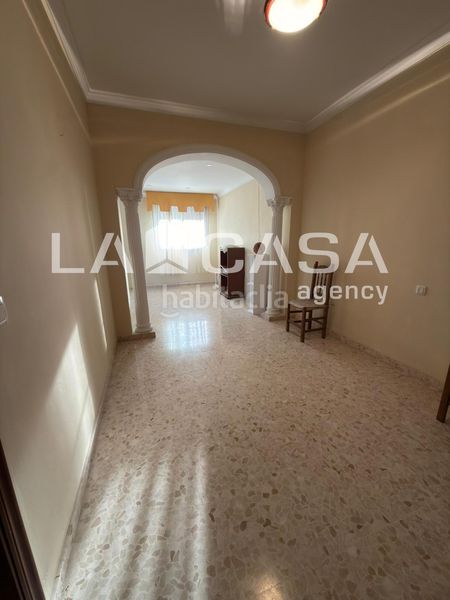 Foto 0dd29295-4d8f-4bb0-b6c5-abcc615c8b1a. Casa amb aparcament a Vista Azul - Consolación Dos Hermanas