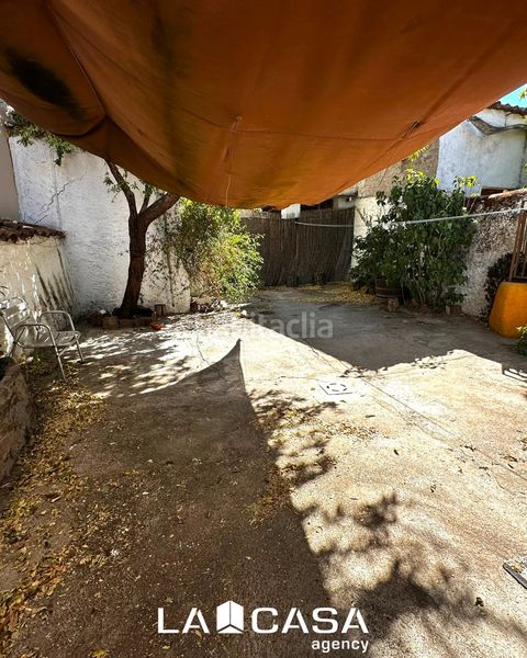 Foto 976b35d7-e6f5-4925-aaa7-6ed2bb7495dc. Casa aparellada a Ronquillo (El)