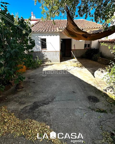Foto cbeb6f73-9367-4d0a-8077-31b076020c62. Casa aparellada a Ronquillo (El)