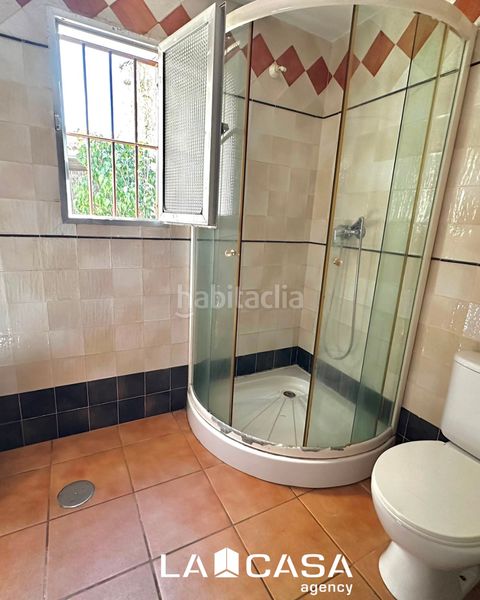 Foto e4d8cbb7-4b66-4c09-a2e4-dcf4481f89c5. Casa aparellada a Ronquillo (El)