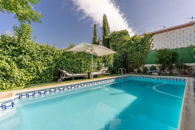 Foto 94c7fd8f-804e-4346-ab6e-b79d6e9d5279. Chalet with heating parking pool in Casco Histórico Rivas - Vaciamadrid
