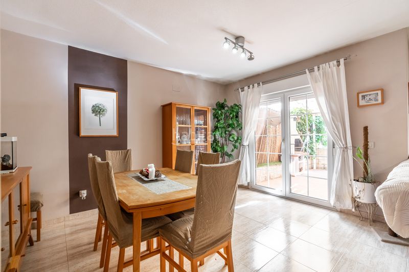 Foto b7f961fa-ba61-4ad7-b2a7-ea081270d08a. Chalet with heating parking pool in Casco Histórico Rivas - Vaciamadrid