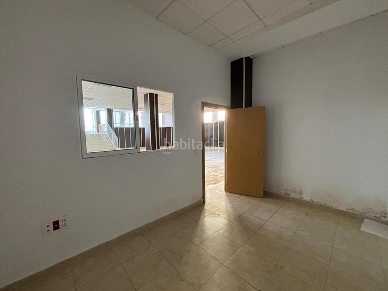 Foto 87049dfb-6260-4a27-aff4-1a30e2c9bd85. Affitto locale commerciale in calle millares 2 in Viator