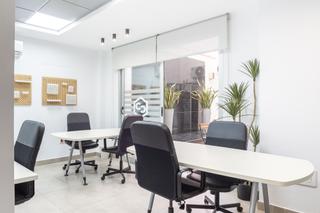 Rent Office space in Calle el alcázar 1. Pequeña gran oficina