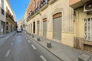 Local Comercial en Calle Real 97