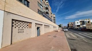 Location Local commercial à Calle zeus 82