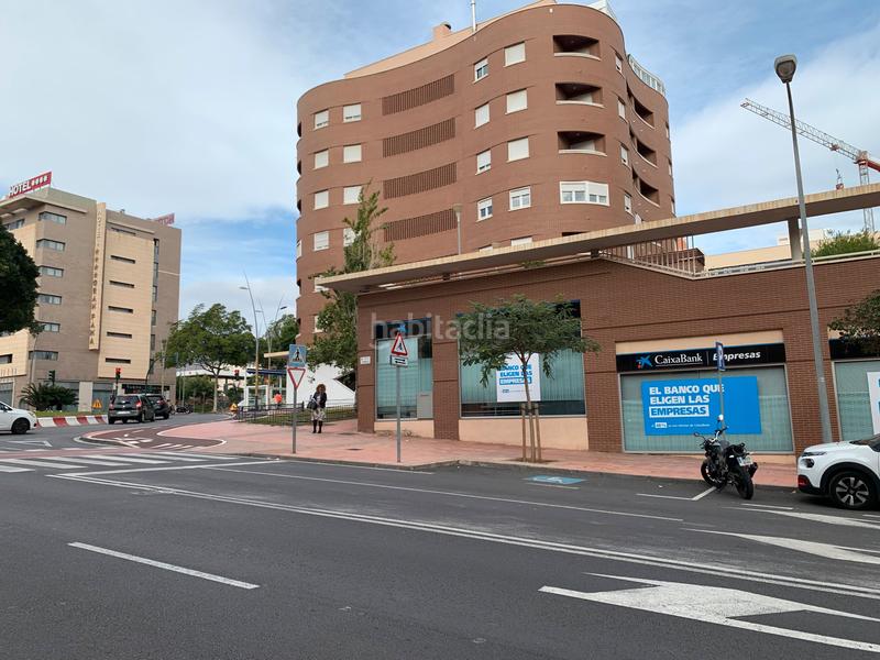 Foto c99225ec-034c-47cb-b6b7-3fcc3aaf676b. Location local commercial dans n/a dans San Luis Almería