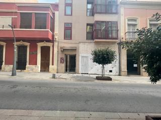 Location Local commercial à Calle reyes católicos 37. Oportunidad alquiler 200 m2 en calle reyes catolicos