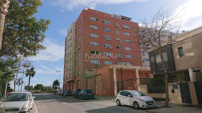 Foto b506f8c1-c041-4443-9966-9eac8221fe87. Location local commercial dans calle francisco rabal 117 dans Almería
