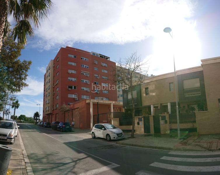 Foto ddb8dbdf-4f5d-4db2-8e17-a7eb98921754. Rent business premise in calle francisco rabal 117 in Almería