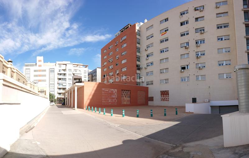 Foto fa8ab9e0-d01d-4458-a677-4369f4eed1a9. Rent business premise in calle francisco rabal 117 in Almería