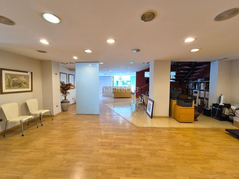 Foto 0019241e-03ac-4530-b0af-57f5535d1c31. Alquiler local comercial en carretera de ronda 133 local comercial esquina en carretera de ronda, - alta visibilidad en Almería