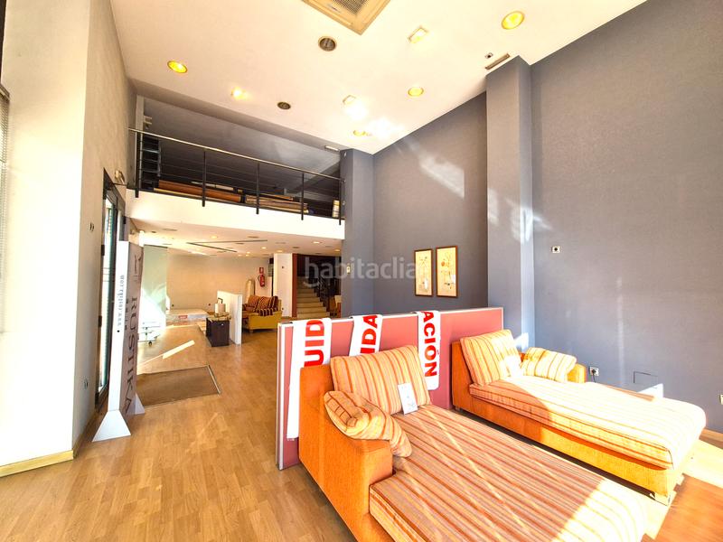 Foto 5be44332-38a2-4072-a544-384e0371eaf9. Alquiler local comercial en carretera de ronda 133 local comercial esquina en carretera de ronda, - alta visibilidad en Almería