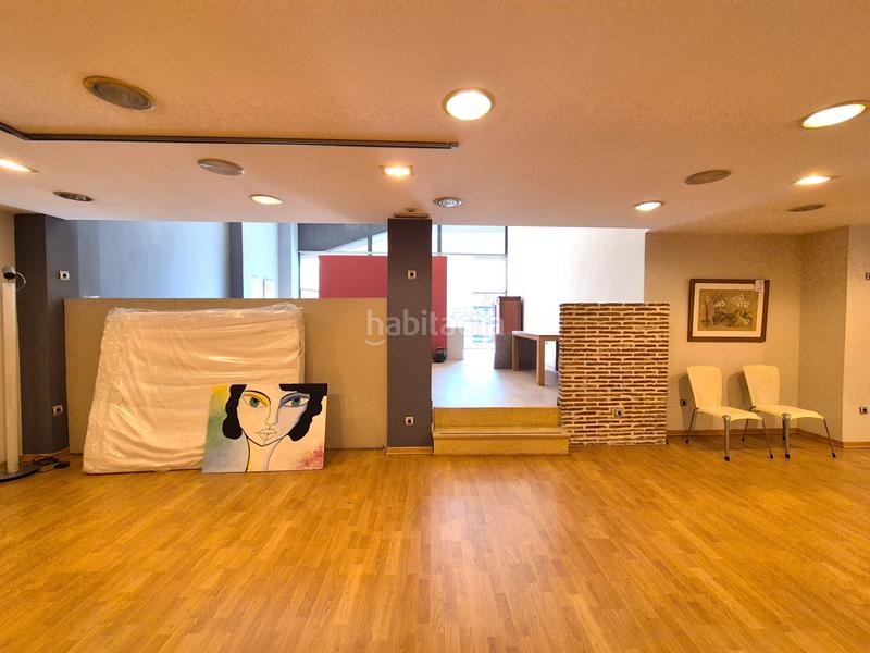 Foto 986f34c0-615f-471b-9c3f-f017ad2668c8. Alquiler local comercial en carretera de ronda 133 local comercial esquina en carretera de ronda, - alta visibilidad en Almería