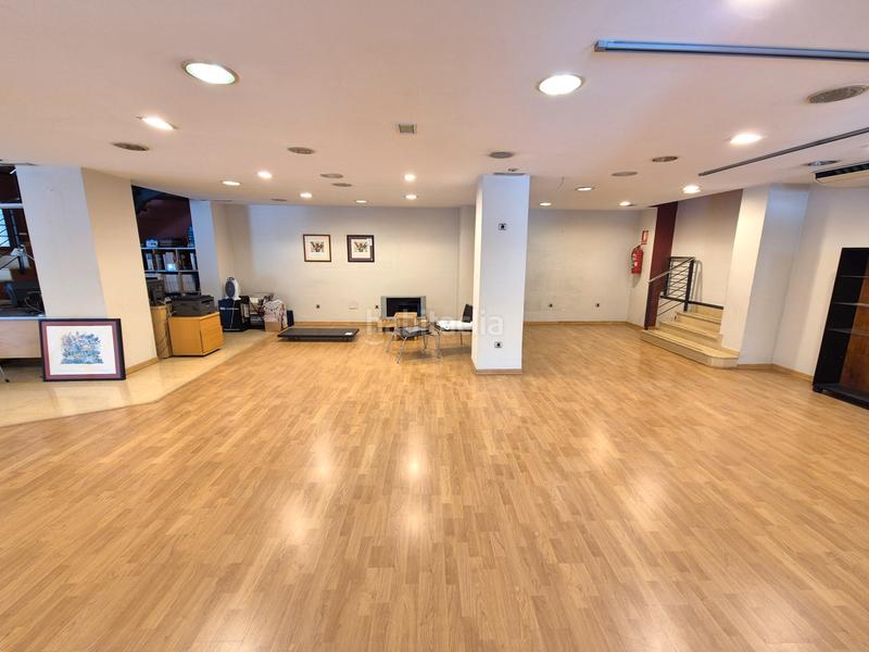 Foto a9b452a1-fcf8-496a-80a7-3f631631a452. Alquiler local comercial en carretera de ronda 133 local comercial esquina en carretera de ronda, - alta visibilidad en Almería