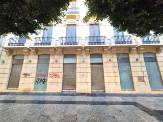 Local Comercial en Paseo de Almería 77