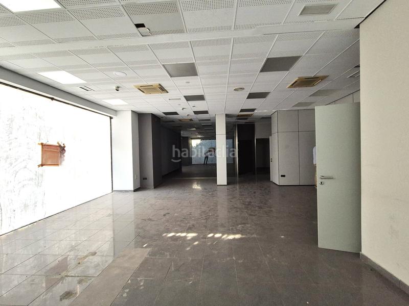 Foto ce753647-e863-4c5c-a48b-273ecf705da7. Affitto locale commerciale in paseo de Almería 54 in Almería