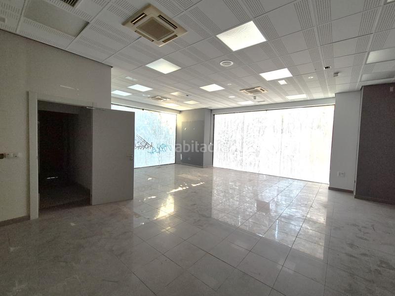 Foto 18d93485-06da-45b2-81e1-323224f4ef5b. Rent business premise in paseo de Almería 54 in Centro Almería