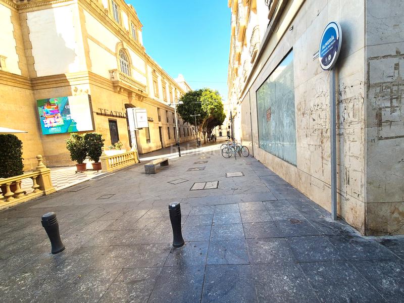 Foto 6e57e843-c829-498f-a702-9a170bd34b71. Rent business premise in paseo de Almería 54 in Centro Almería