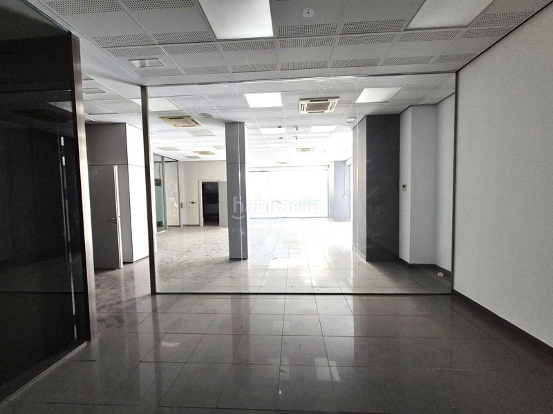 Foto c7b92842-82f6-4c8d-a253-eb01c9ba6599. Rent business premise in paseo de Almería 54 in Centro Almería