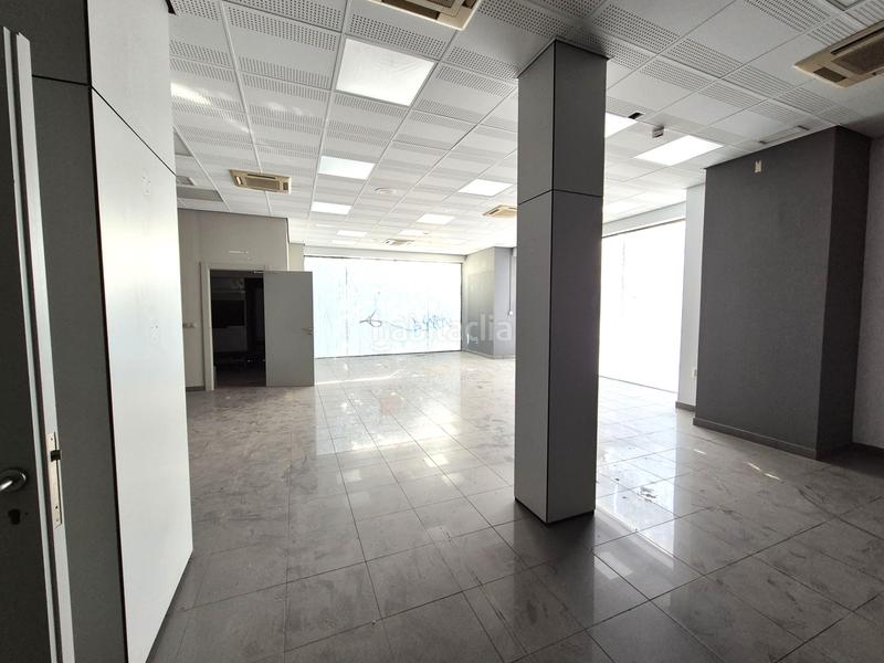 Foto dc04b59e-7f26-441d-a69c-80e12ae92ecc. Rent business premise in paseo de Almería 54 in Centro Almería