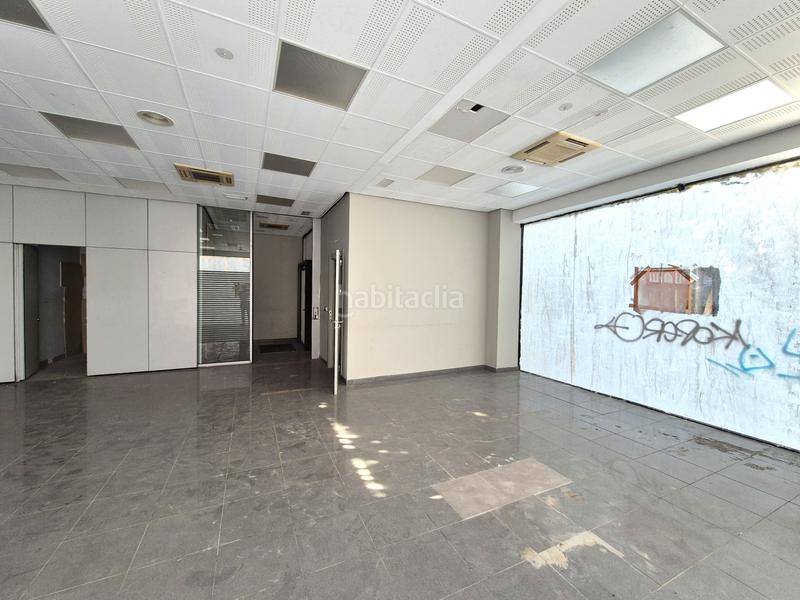 Foto f11a15dc-63cb-4237-ad35-e0b60b22ee3e. Rent business premise in paseo de Almería 54 in Centro Almería
